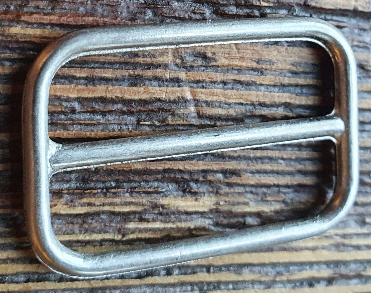 Schuifgespje. Binnenmaat 25mm. Zilver & Mat zilver. Verpakt per 50st.