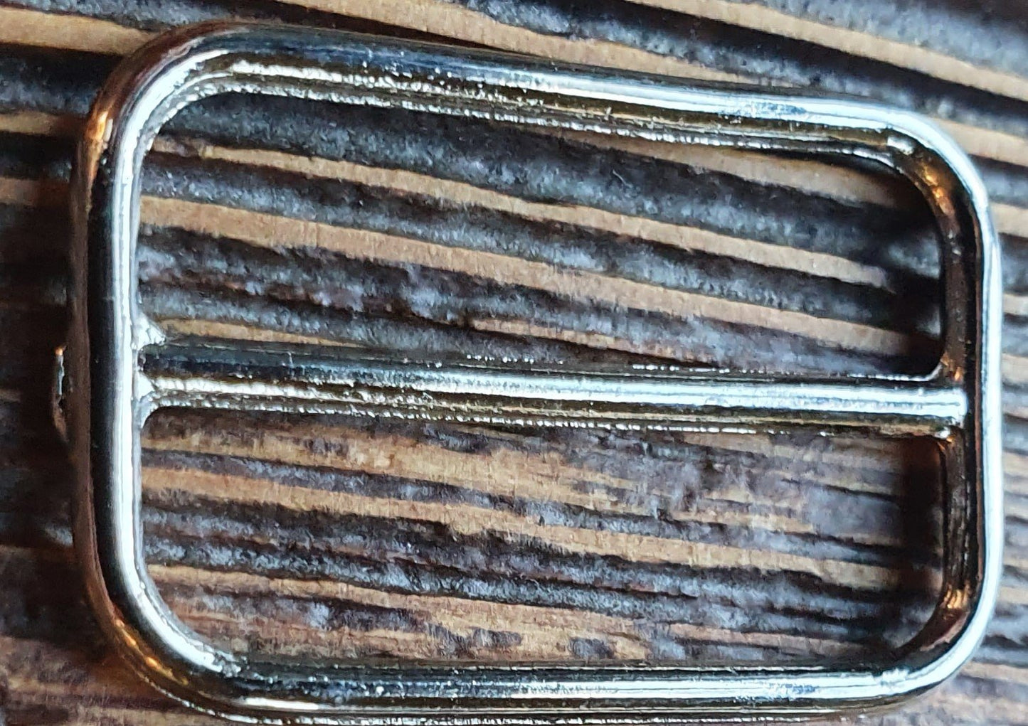 Schuifgespje. Binnenmaat 25mm. Zilver & Mat zilver. Verpakt per 50st.
