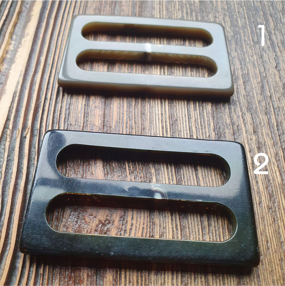 Gesp polyester. Binnenmaat 60mm. Verpakt per 25 stuks.