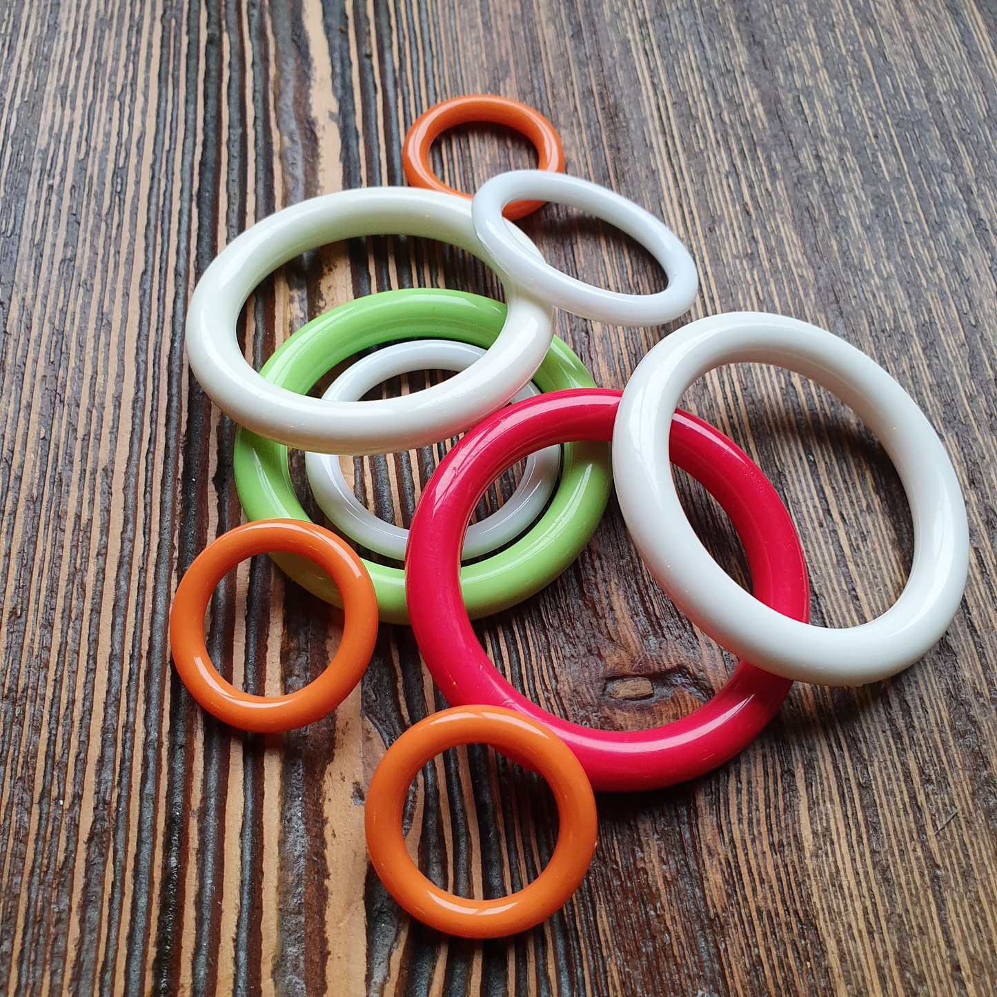 Ring Nylon wit 20, 30, 40mm. Verpakt per 100 stuks.