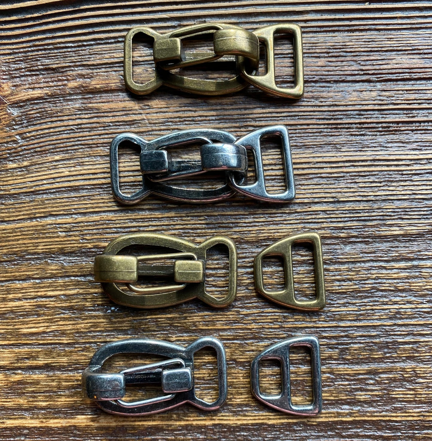 Sluiting Zamac 2-delig - kleur Brons of Oud Nikkel- per 50 stuks verpakt