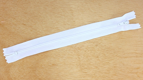 Nylon rits ondeelbaar met metalen trekker - 20cm