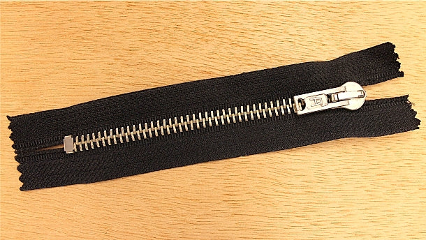 Metalen rits nikkel verpakt per 50 stuks