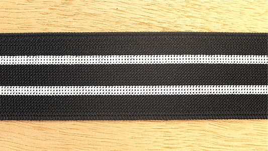 Zwart elastiek met streep, per 50 meter.